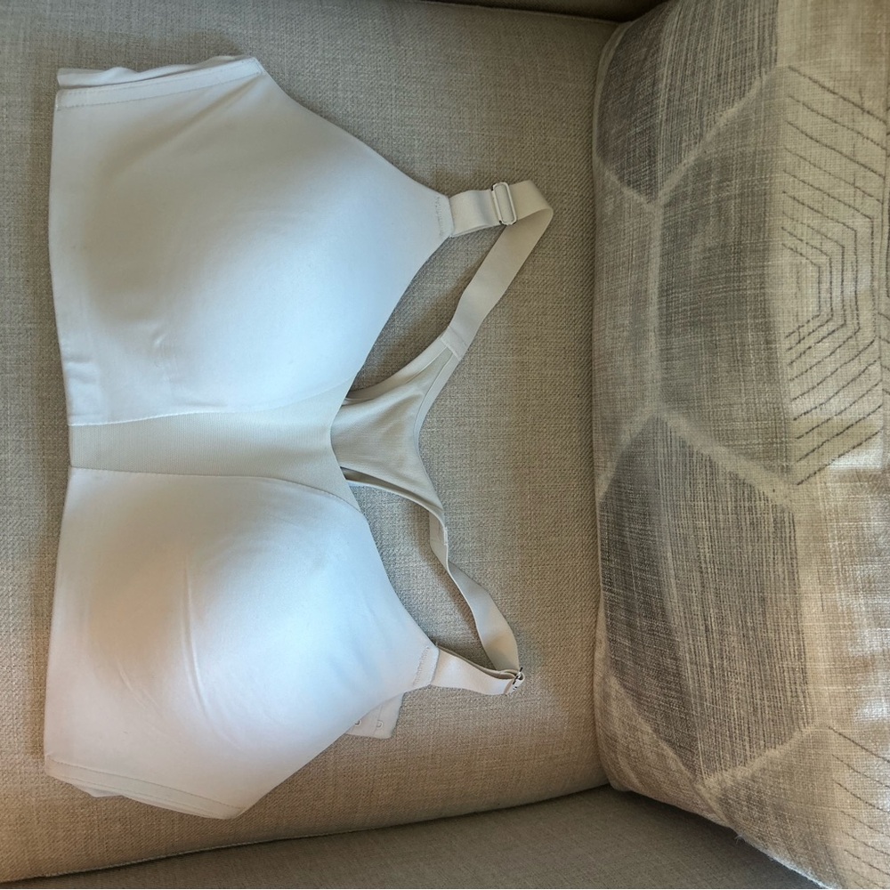 White Nike Air Dry Seamless Sports Bra